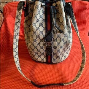 Vintage bucket Gucci bag
